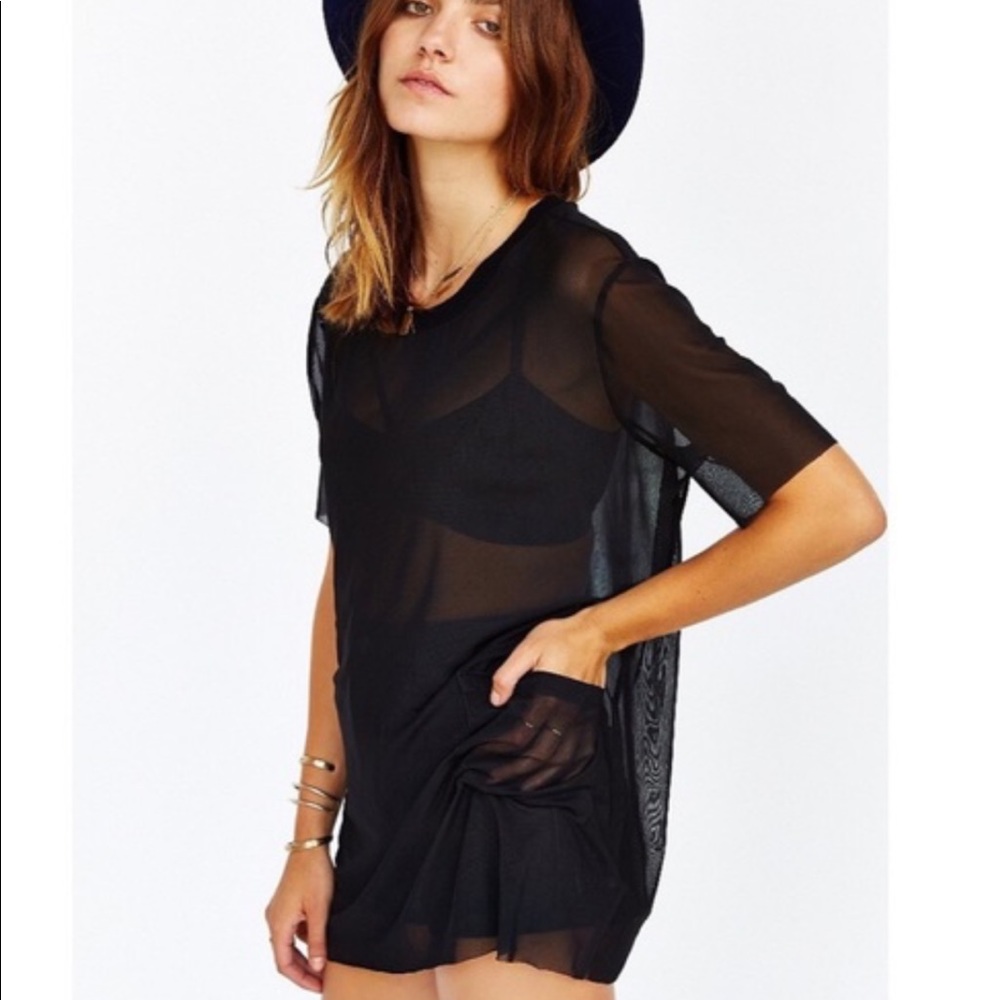 Silence + Noise Oversized Mesh Tee. Size S.